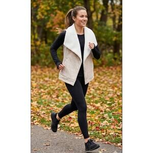 Athleta Apres Anything Sherpa Fleece Vest Sz XS Cream Beige Gorpcore Oversized